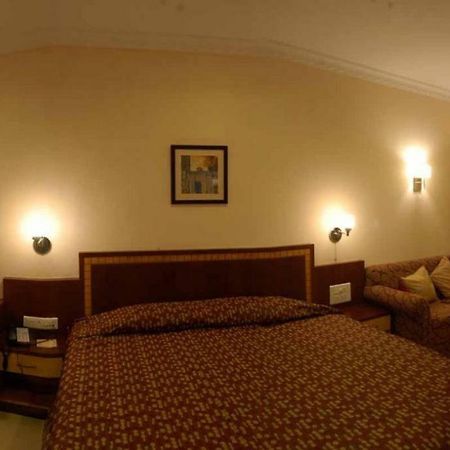 Hotel Juhu Plaza Bombay Esterno foto