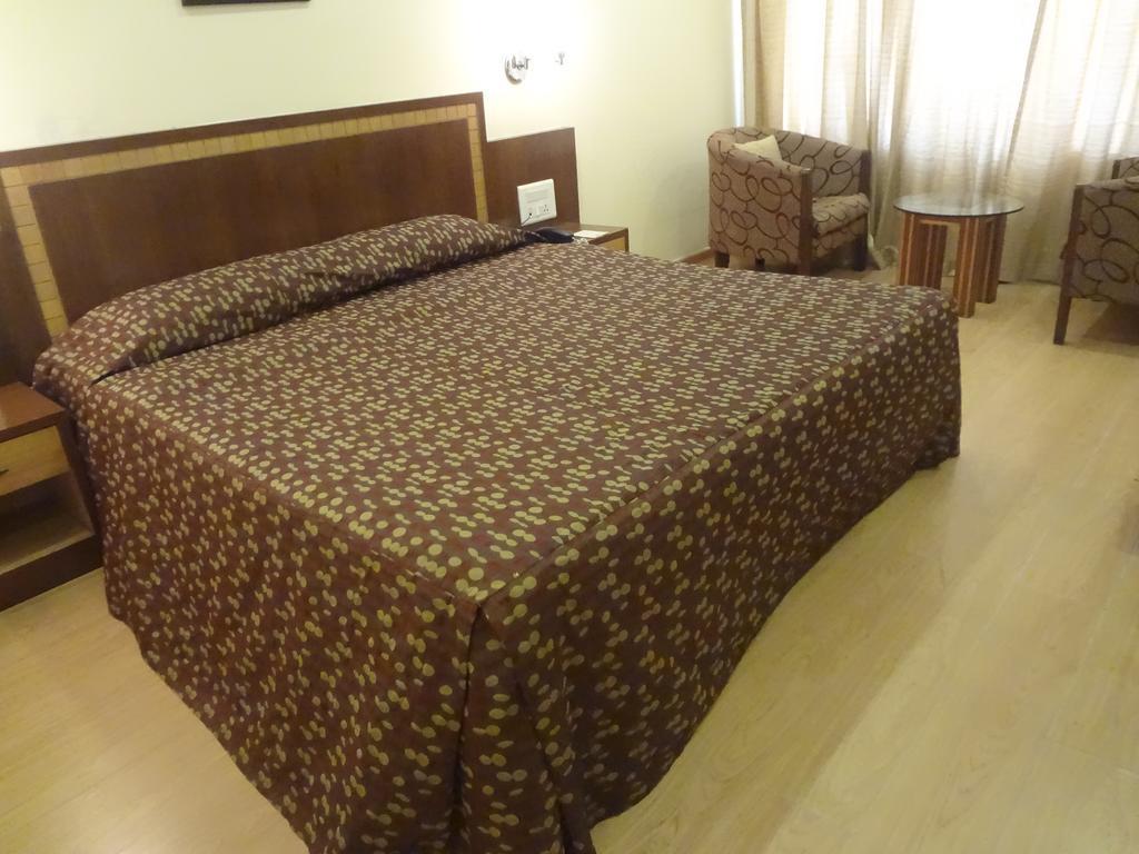 Hotel Juhu Plaza Bombay Esterno foto