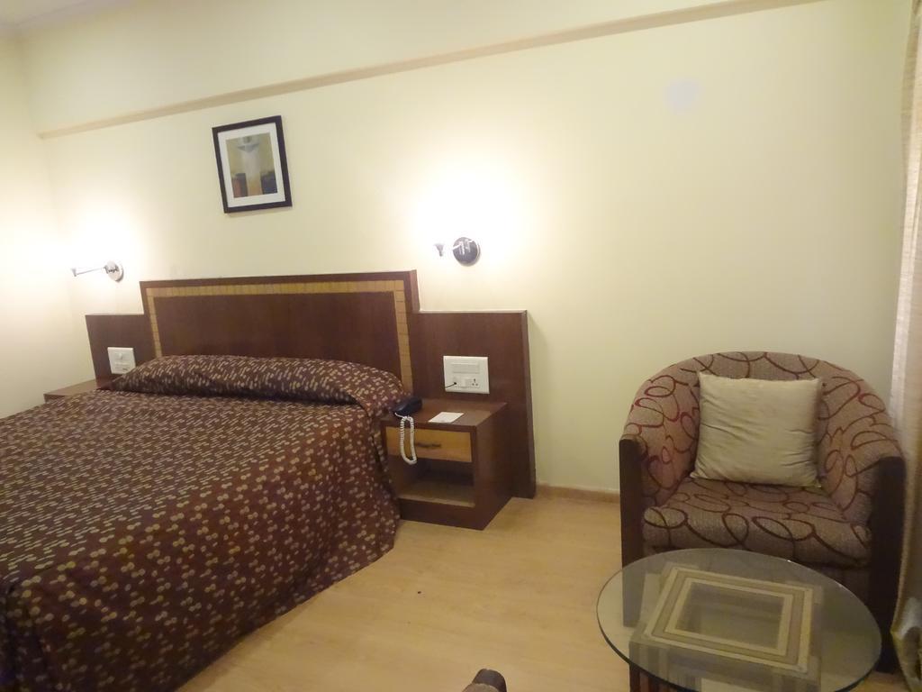 Hotel Juhu Plaza Bombay Esterno foto