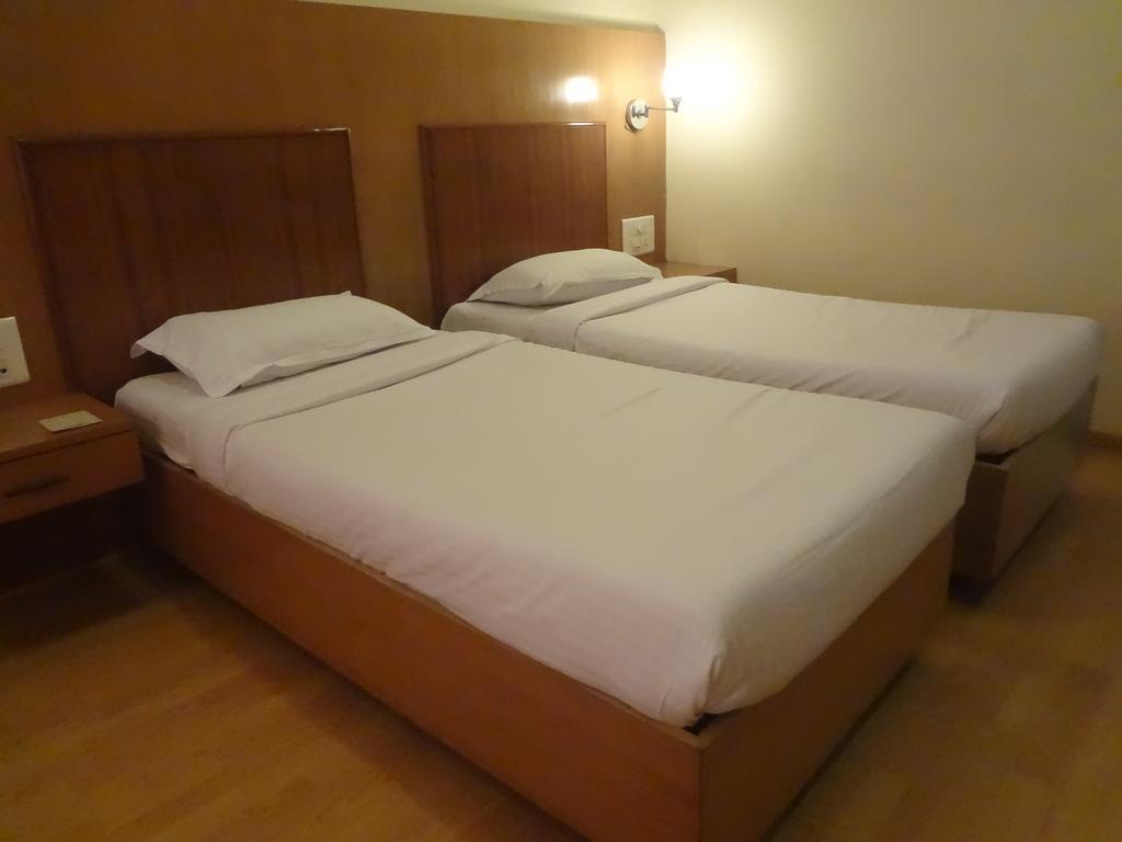 Hotel Juhu Plaza Bombay Esterno foto