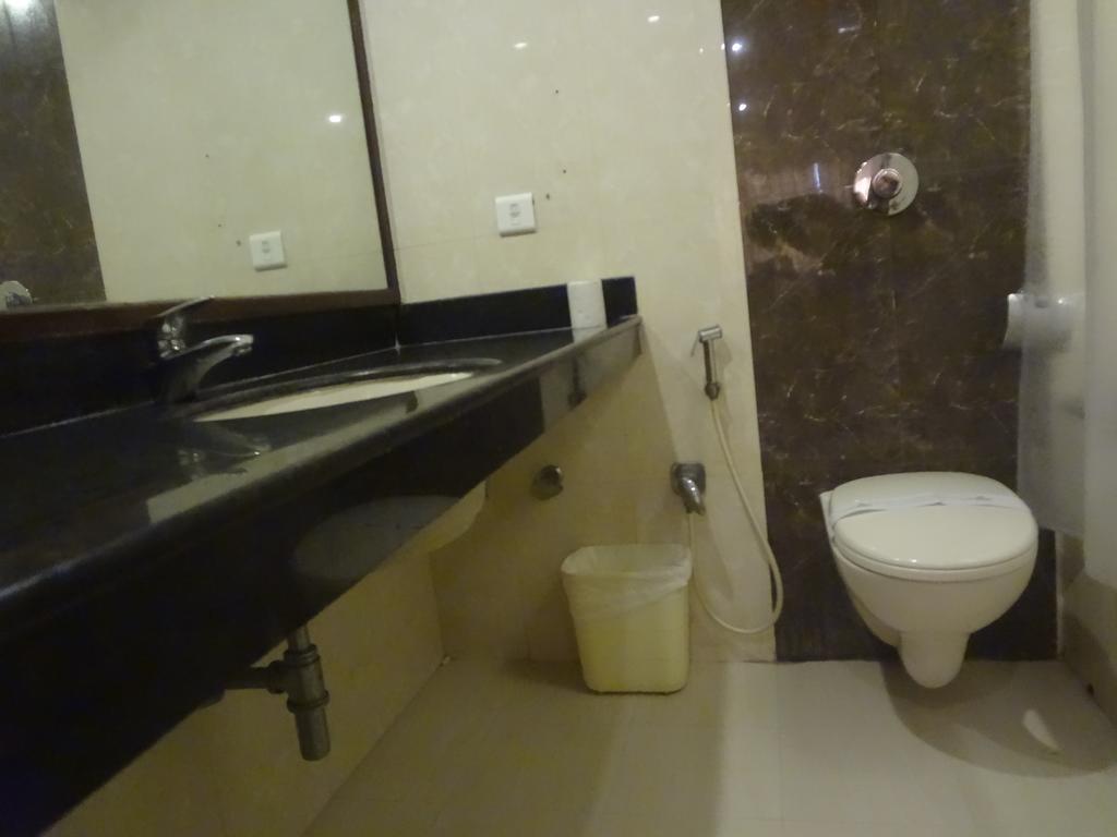 Hotel Juhu Plaza Bombay Esterno foto